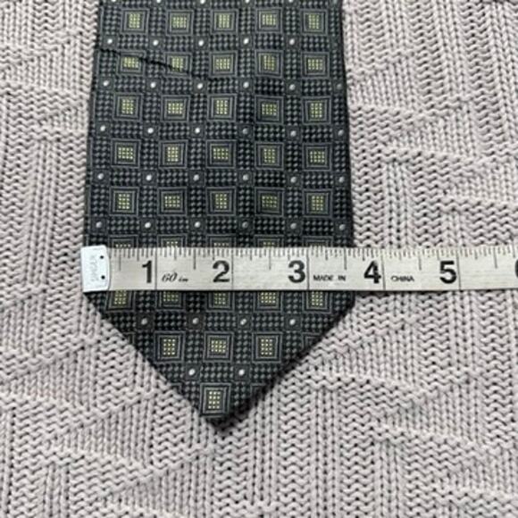 Hugo Boss silver gray geometric square Italian silk tie - Picture 4 of 4